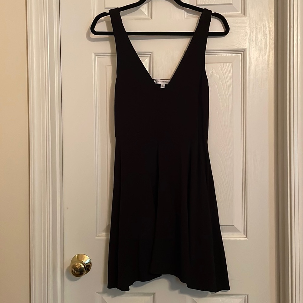 Casual Black Summer Dress with Open Back